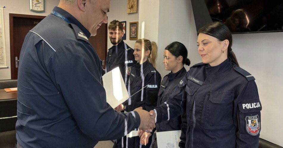 zdjęcie: Czterech policjantów awansowanych w Sulęcinie / fot. KPP Sulęcin