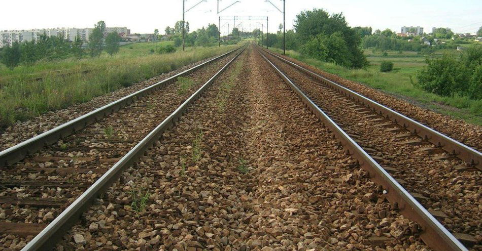 zdjęcie: Tragiczne potrącenie na torach w gminie Jastrzębia / fot. KMP w Radomiu