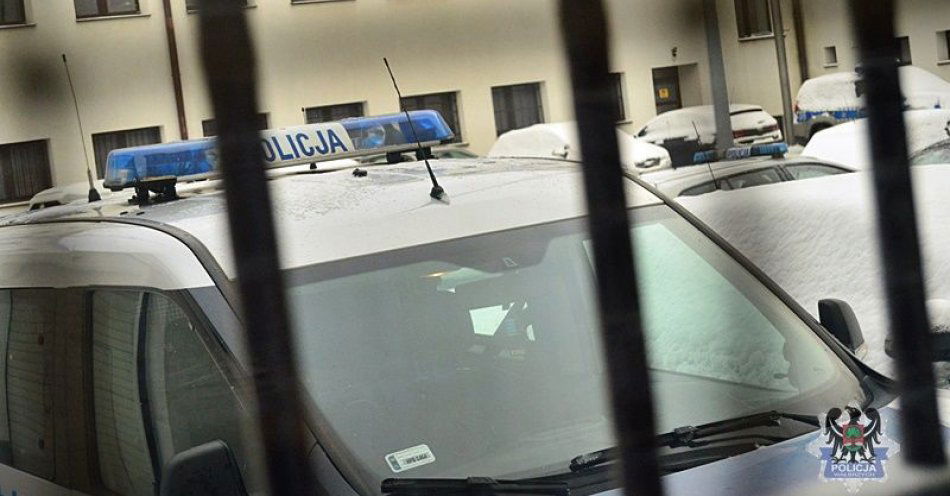 zdjęcie: Czterech poszukiwanych w rękach policjantów. Dwóch dzisiaj trafi za kraty aresztu / fot. KMP w Wałbrzychu