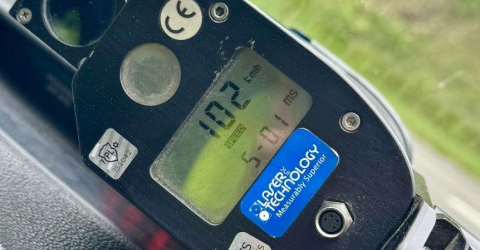 zdjęcie: 25-latek w BMW zatrzymany za przekroczenie dozwolonej prędkości. / fot. KPP w Pucku