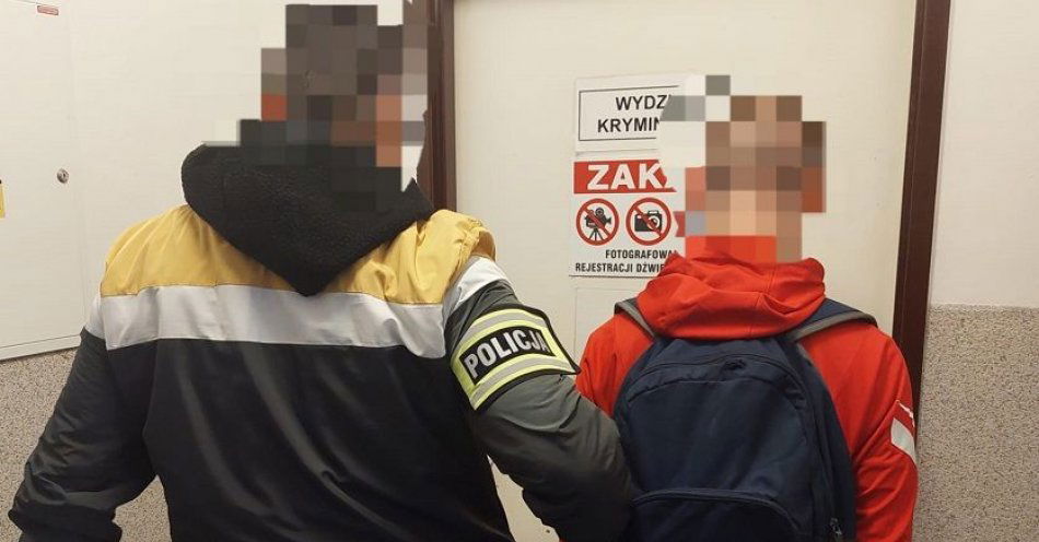 zdjęcie: Bezczelny złodziej damskiej torebki zatrzymany przez jaworskich policjantów / fot. KPP w Jaworze