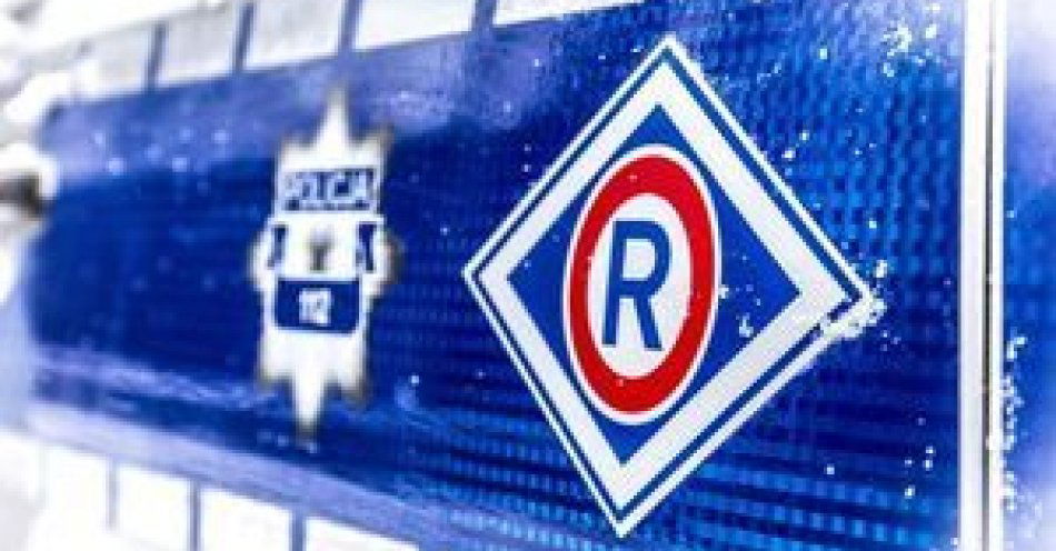 zdjęcie: Ostrożność i rozwaga sposobem na zimowe warunki drogowe / fot. KPP w Kozienicach