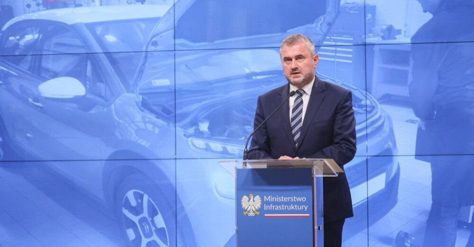 zdjęcie: Opłaty za badania techniczne aut osobowych będą wyższe o ok. 50 zł / fot. PAP