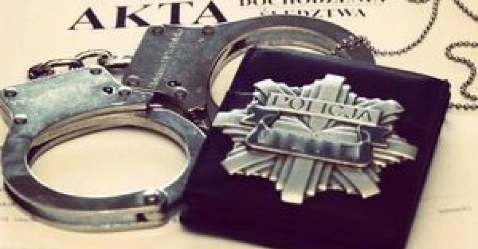 zdjęcie: 5 lat więzienia grozi sprawcy kradzieży perfum, którego zatrzymali płoccy policjanci / fot. KMP w Płocku