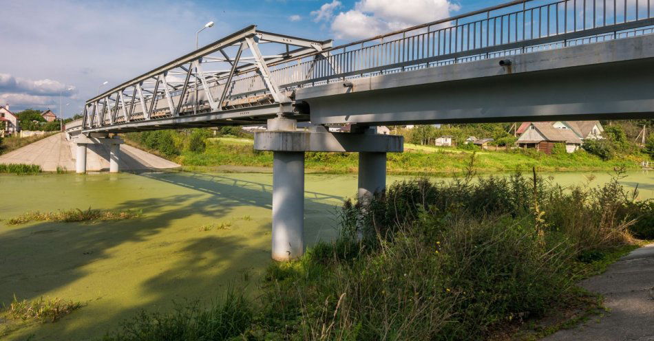 zdjęcie: W Bielicach otwarto most odbudowany po powodzi / V9927181