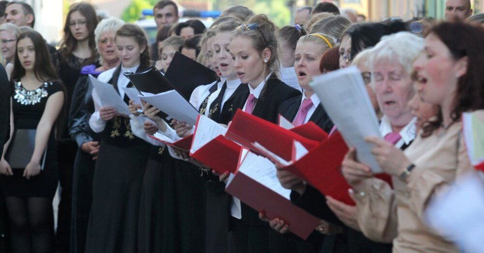 zdjęcie: Rozpoczyna się XXIV Międzynarodowy Festiwal Muzyki Chóralnej w Barczewie / fot. PAP