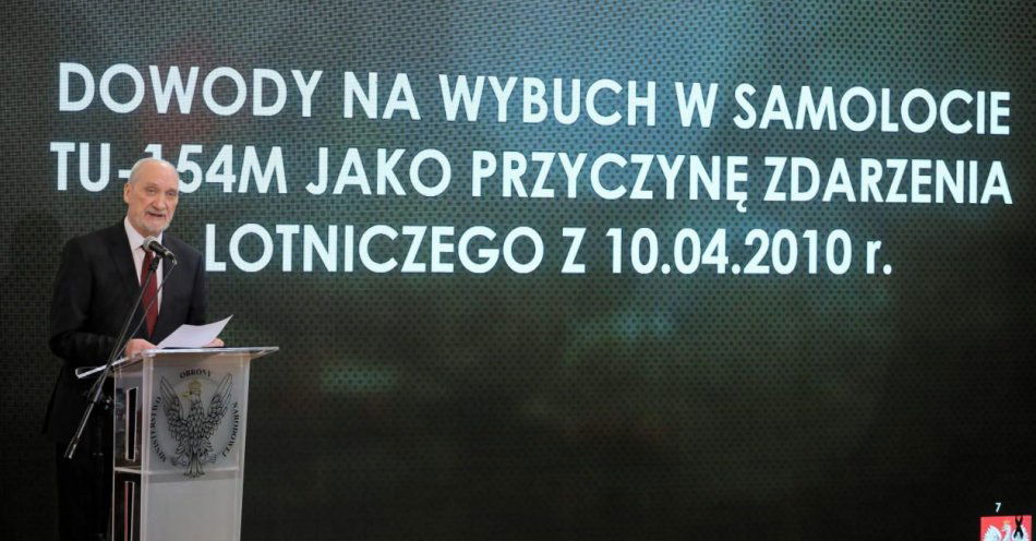 zdjęcie: Poseł KO M.Szczerba zapowiada audyt w MON ws. podkomisji smoleńskiej / fot. PAP