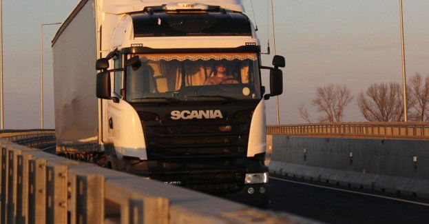 Dwóch uczestników kolizji, jeden odpowie za wykroczenie, drugi za przestępstwo