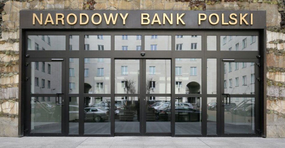 zdjęcie: Obniżka stóp NBP z niewielkim wpływem na wysokość rat płaconych za samochody / fot. PAP