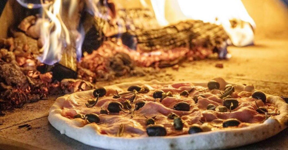 zdjęcie: Zielona Górka z Pabianic wśród stu najlepszych pizzerii na świecie, awans o trzy pozycje / fot. PAP