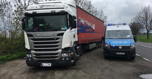 Miał niemal 2,5 promila jadąc scanią. zatrzymany został przez patrol ruchu drogowego