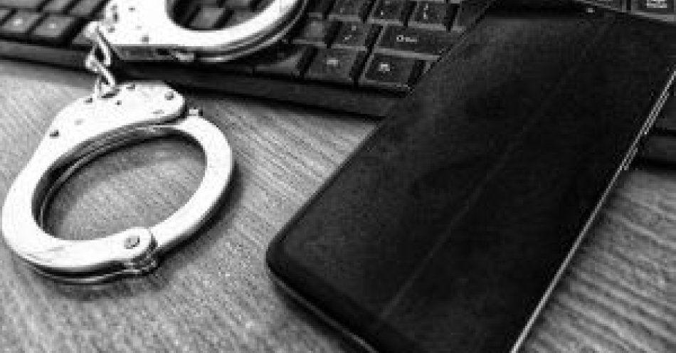 zdjęcie: Młoda sprzedawczyni straciła 1400 zł podczas sprzedaży internetowej / fot. KPP Wysokie Mazowieckie