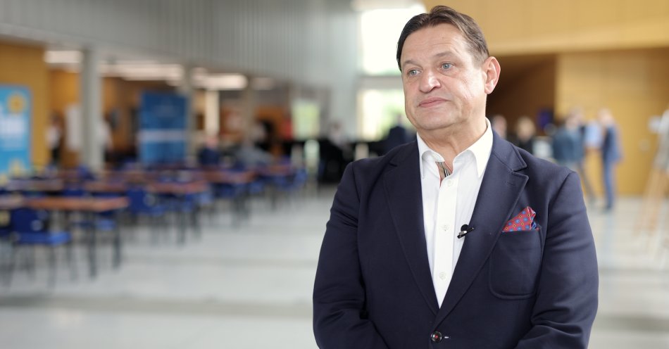 zdjęcie: Polskie uczelnie nie są wolne od mobbingu. Środowisko akademickie pracuje nad dobrymi praktykami w polityce antymobbingowej / fot. Newseria - prof. Jacek Męcina, kierownik Katedry Ustroju Pracy i Rynku Pracy, Uniwersytet Warszawski