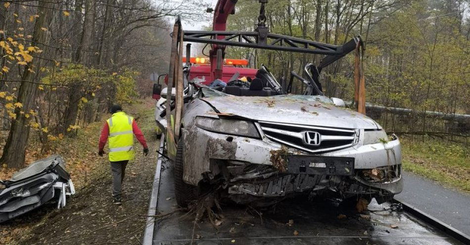 zdjęcie: Groźny wypadek na trasie Lubin Rynarcice Kierowca w szpitalu / fot. KPP w Lubinie