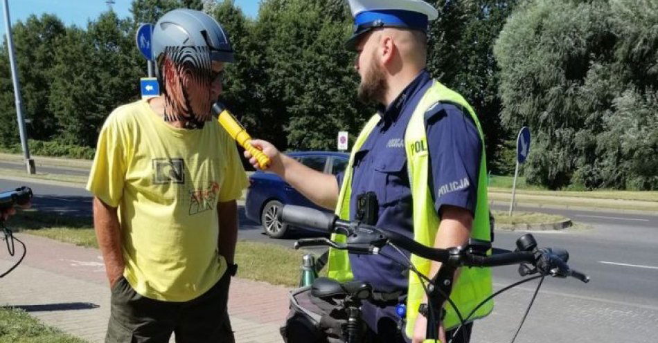 zdjęcie: Rowerzyści pod kontrolą koszalińskiej drogówki / fot. KMP w Koszalinie