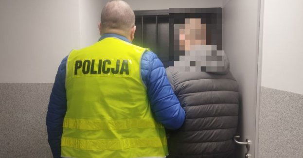 Policjanci z wydziału kryminalnego zatrzymali podejrzanego o podpalenia pojazdu