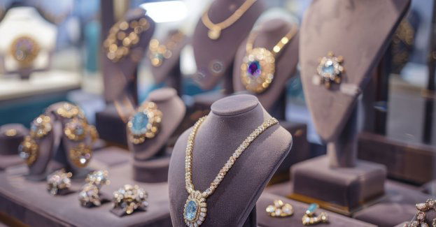 Rozpoczął się proces w sprawie napadu na sklep jubilerski