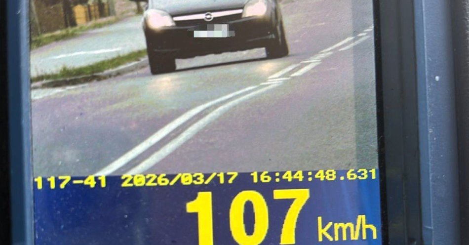 zdjęcie: Młoda kierująca zatrzymana za 107 km/h w obszarze zabudowanym / fot. KPP w Pszczynie