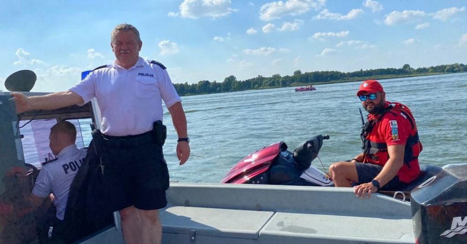 zdjęcie: Jezioro Gopło pod nadzorem policjantów i ratowników wodnych / fot. KPP w Radziejowie