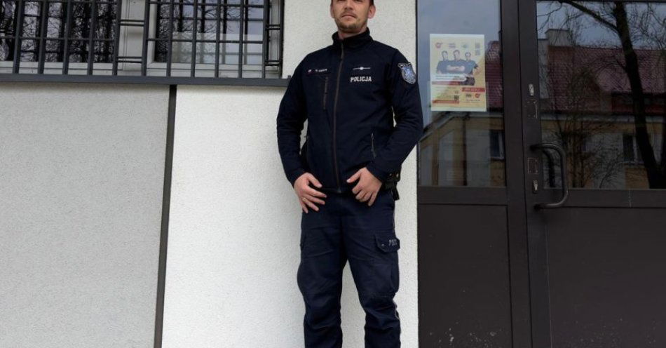 zdjęcie: Mł. asp. Dominik Gąsior wspiera bezpieczeństwo we Wierzchosławicach / fot. KMP w Tarnowie mł. asp. Dominik Gąsior