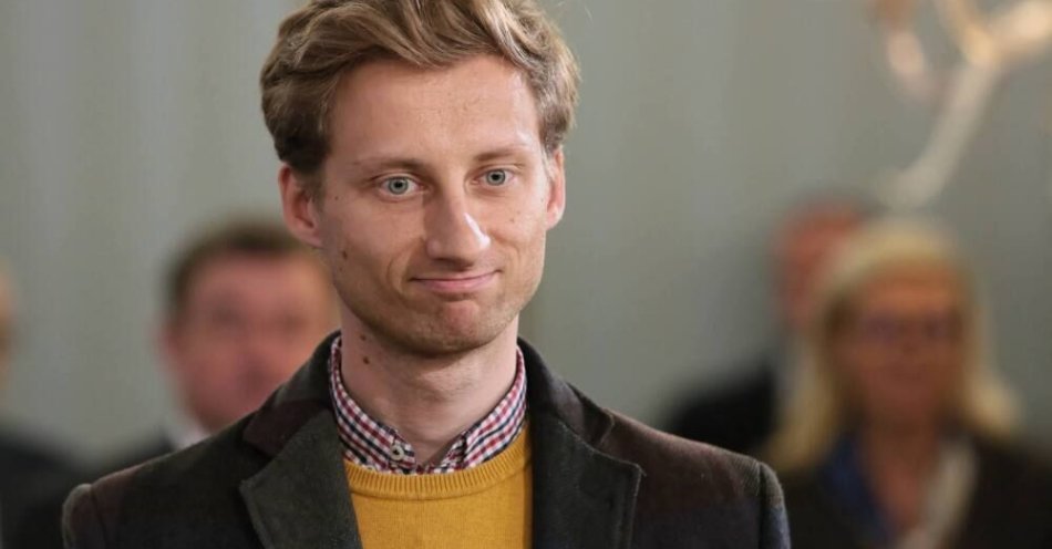 zdjęcie: Poseł Sterczewski ukarany finansowo za nieusprawiedliwione nieobecności w Sejmie / Warszawa, 24.10.2019. Poseł KO na Sejm IX kadencji Franciszek Sterczewski, 24 bm. w Sejmie podczas wręczenia nowym posłom Sejmu IX kadencji zaświadczeń o wyborze. (olm) PAP/Leszek Szymański