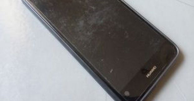 Umieszczając ogłoszenie na portalu o sprzedaży nie otwieraj żadnych linków przesłanych przez obce osoby zainteresowane kupnem, narażasz się na stratę