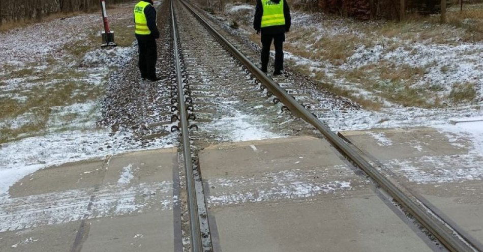 zdjęcie: Łobez: policja wzmacnia kontrole na torowiskach w akcji TOR / fot. KPP w Łobzie