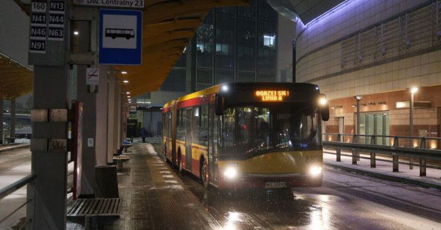 Warszawa: nadchodzą mrozy, od piątku wracają dodatkowe autobusy, od soboty ogrzewane namioty
