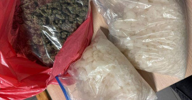 Poznań: zatrzymano dwóch mężczyzn z prawie 2,5 kg narkotyków