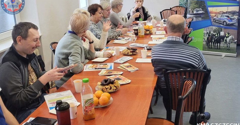 zdjęcie: Bezpieczne święta w Szczecinie. Policja ostrzega seniorów / fot. KMP w Szczecinie