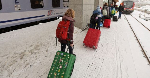 Wiceszef MSWiA: w związku z silnym mrozem dworce kolejowe będą otwarte całodobowo