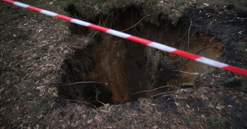 zdjęcie: W Trzebini zakończyły się pierwsze prace stabilizujące grunt / fot. PAP