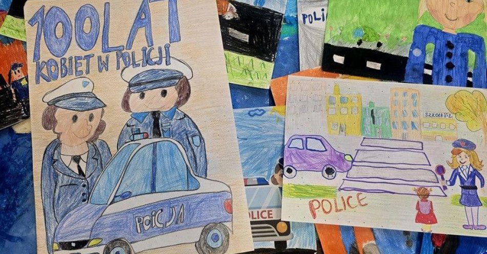 zdjęcie: Dzieci malowały policjantki podczas konkursu w Ząbkowicach / fot. KPP w Ząbkowicach Śląskich