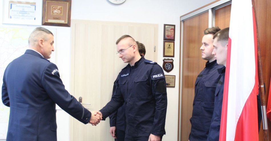 zdjęcie: Wstąpili w policyjne szeregi / fot. KPP Inowrocław