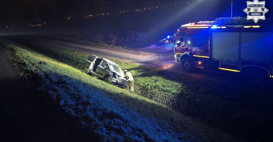 zdjęcie: Wjechał do rowu w Zabełkowie. Był pod wpływem narkotyków / fot. KPP w Raciborzu