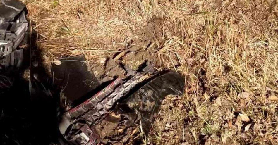 zdjęcie: Wypadek w Wilkołazie trzecim-kierowca i pasażerka trafili do szpitala / fot. KPP Kraśnik