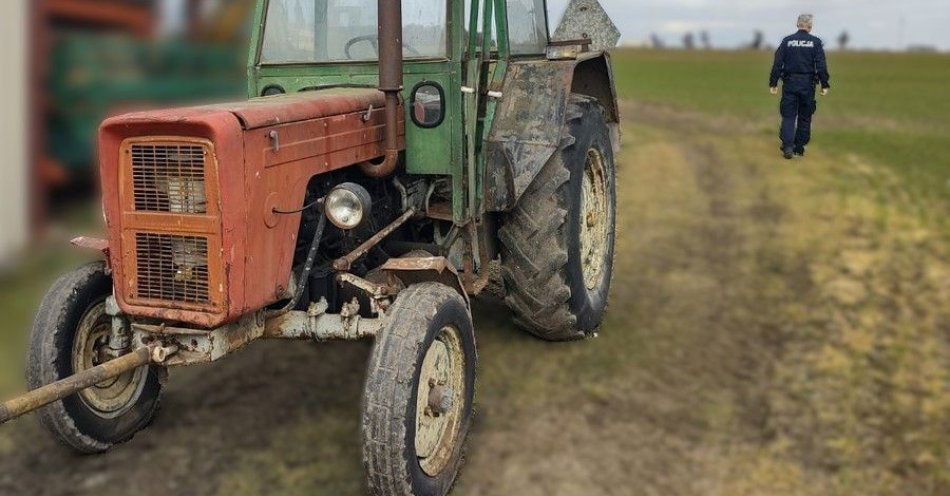 zdjęcie: Dzielnicowi odzyskali skradziony ciągnik i zatrzymali sprawcę / fot. KPP w Starogardzie Gdańskim