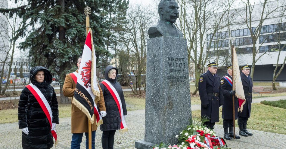 zdjęcie: Uroczystości pod pomnikiem Wincentego Witosa / fot. nadesłane