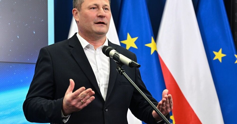 zdjęcie: Paszyk (PSL-TD): w sprawie Zondacrypto powinna powstać komisja śledcza / Warszawa, 02.07.2025. Minister rozwoju i technologii Krzysztof Paszyk podczas konferencji prasowej w siedzibie MRiT w Warszawie po zakończeniu połączenia wideo na żywo z przebywającym na Międzynarodowej Stacji Kosmicznej polskim astronautą Sławoszrm Uznańskim-Wiśniewskim, 2 bm. W wideorozmowie z polskim astronautą wział udział także premier Donald Tusk. (jm) PAP/Radek Pietruszka