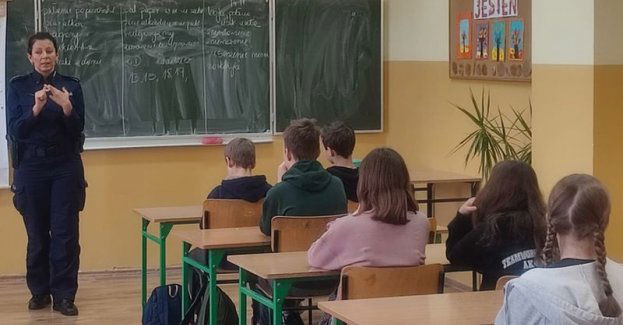 Funkcjonariusze odwiedzili dzieci z tuszyńskiej podstawówki