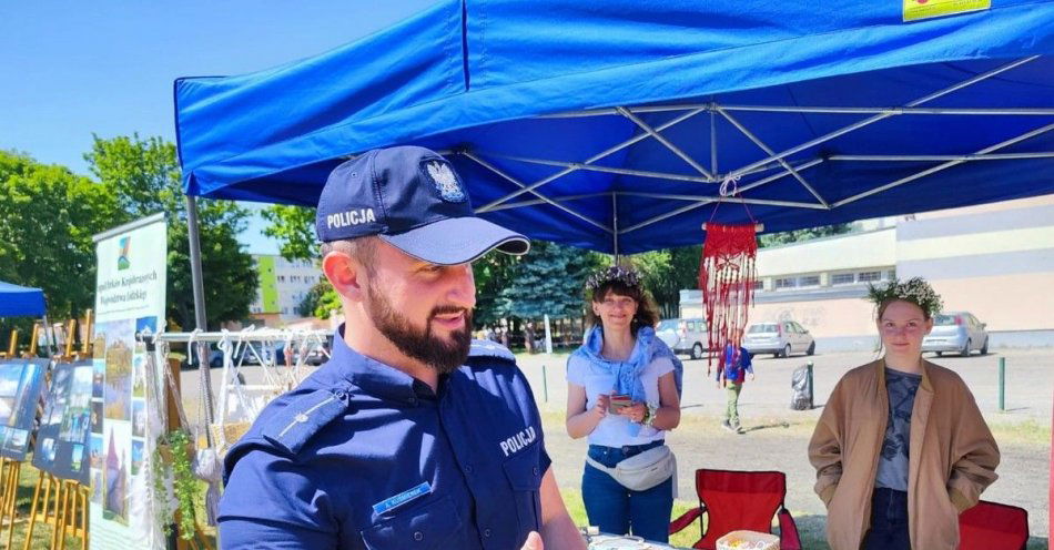 zdjęcie: Policjanci wzięli udział w X Pikniku Historycznym ,, Wioska Wikingów