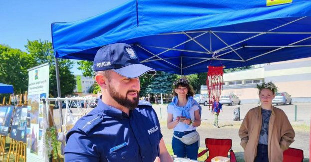 Policjanci wzięli udział w X Pikniku Historycznym ,, Wioska Wikingów"