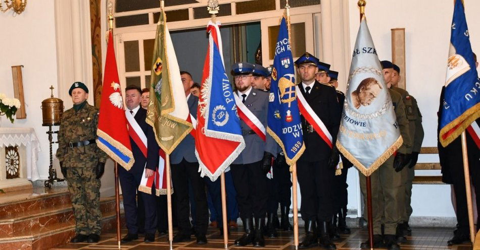 zdjęcie: Policjanci na Święcie Powiatu Radziejowskiego / fot. KPP w Radziejowie