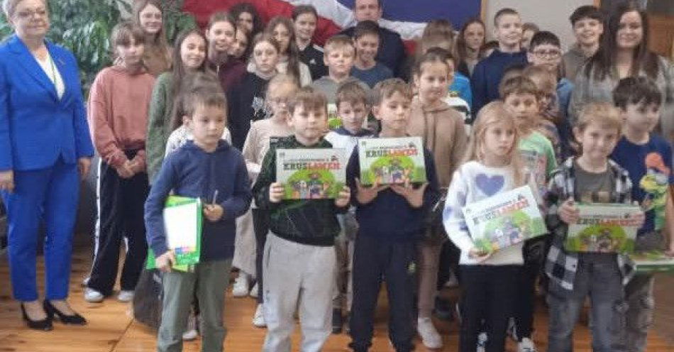 zdjęcie: Policja i KRUS uczą uczniów zasad bezpieczeństwa na wsi / fot. KPP Opole Lubelskie