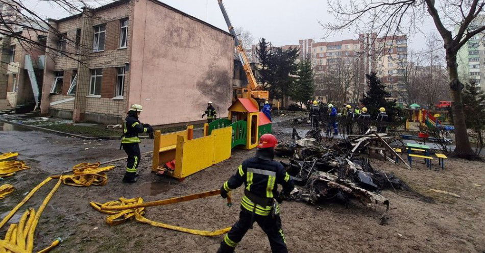 zdjęcie: 17 zabitych w katastrofie śmigłowca w Browarach / fot. PAP