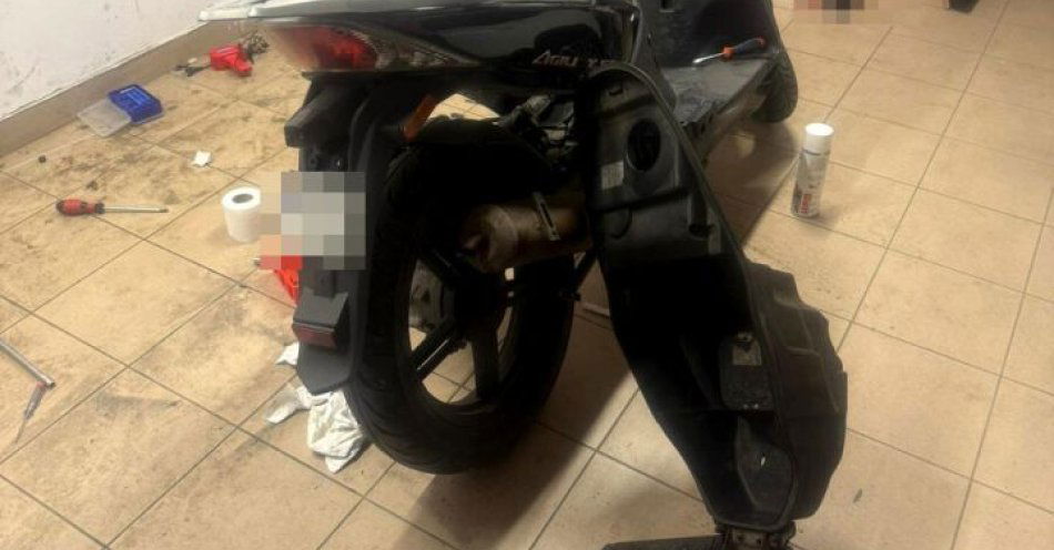 zdjęcie: Skuter odzyskany po interwencji policji w Józefosławiu / fot. KPP w Piasecznie