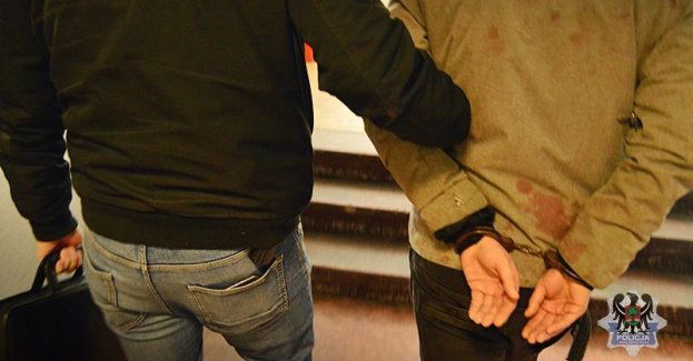 Pijany ukradł skrzynkę z piwem oraz kawę, a uciekając zaatakował pracownika ochrony