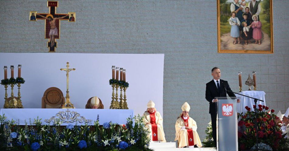 zdjęcie: Cześć i chwała wszystkim, którzy zginęli, pomagając żydowskim sąsiadom / fot. PAP