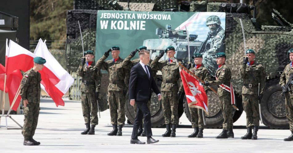 zdjęcie: Szef MON Mariusz Błaszczak otworzył w Kolnie nową jednostkę wojskową / fot. PAP