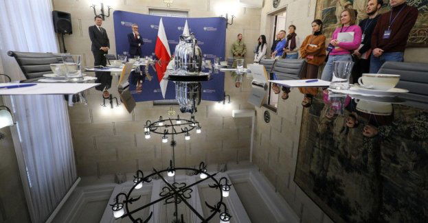 W MSZ dzień otwarty z okazji Dnia Służby Zagranicznej - święta prawie 5 tys. polskich dyplomatów